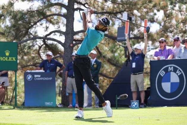 CASTLE ROCK, CO - AUGUST 23: Akshay Bhatia hits his tee shot on the 9th hole during the second round of the BMW Championship on August 23, 2024 at Castle Pines Golf Club in Castle Rock, CO. (Photo by Scott Winters Icon Sportswire) GOLF: AUG 23 PGA, Golf Herren FedExCup Playoffs - BMW Championship EDITORIAL USE ONLY Icon2408230189