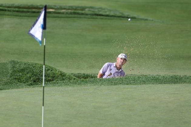 CASTLE ROCK, CO - AUGUST 23: Brian Harmon hits a shot from the bunker on the 8th hole during the second round of the BMW Championship on August 23, 2024 at Castle Pines Golf Club in Castle Rock, CO. (Photo by Scott Winters Icon Sportswire) GOLF: AUG 23 PGA, Golf Herren FedExCup Playoffs - BMW Championship EDITORIAL USE ONLY Icon2408230839