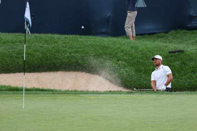 CASTLE ROCK, CO - AUGUST 23: Xander Schauffele hits from a green side bunker on the 13th hole during the second round of the BMW Championship on August 23, 2024 at Castle Pines Golf Club in Castle Rock, CO. (Photo by Scott Winters Icon Sportswire) GOLF: AUG 23 PGA, Golf Herren FedExCup Playoffs - BMW Championship EDITORIAL USE ONLY Icon2408231228