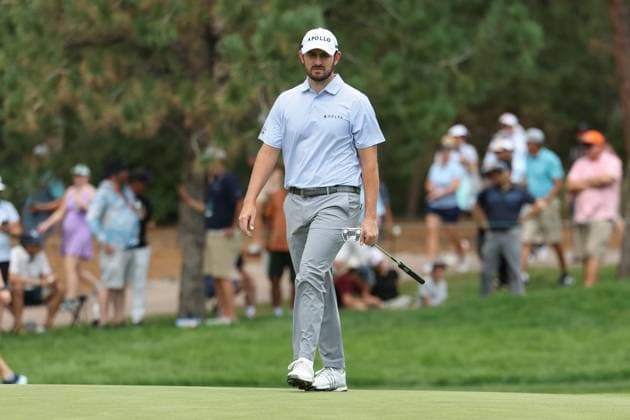 CASTLE ROCK, CO - AUGUST 23: Patrick Cantlay during the second round of the BMW Championship on August 23, 2024 at Castle Pines Golf Club in Castle Rock, CO. (Photo by Scott Winters Icon Sportswire) GOLF: AUG 23 PGA, Golf Herren FedExCup Playoffs - BMW Championship EDITORIAL USE ONLY Icon2408231273