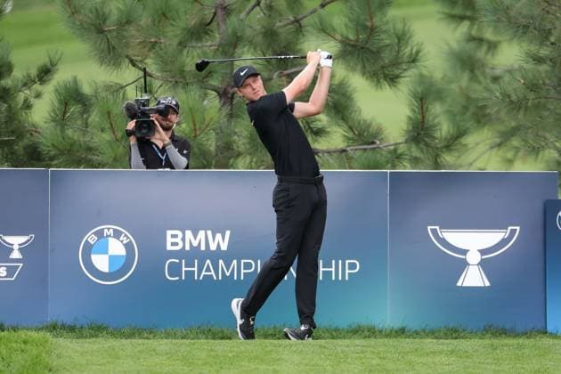 CASTLE ROCK, CO - AUGUST 23: Cam Davis tees off on the 15th hole during the second round of the BMW Championship on August 23, 2024 at Castle Pines Golf Club in Castle Rock, CO. (Photo by Scott Winters Icon Sportswire) GOLF: AUG 23 PGA, Golf Herren FedExCup Playoffs - BMW Championship EDITORIAL USE ONLY Icon2408231333