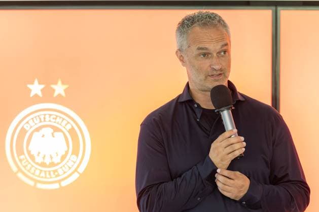 PK zur Vorstellung von Bundestrainer Christian Wück Bundestrainer Christian Wück, Wueck, im Gespräch mit den JournalistInnen. Pressekonferenz zur Vorstellung von Christian Wück als neuen Bundestrainer der Frauen-Nationalmannschaft am 23. August 2024 in Frankfurt am Main., Frankfurt am Main Hessen Deutschland DFB-Campus