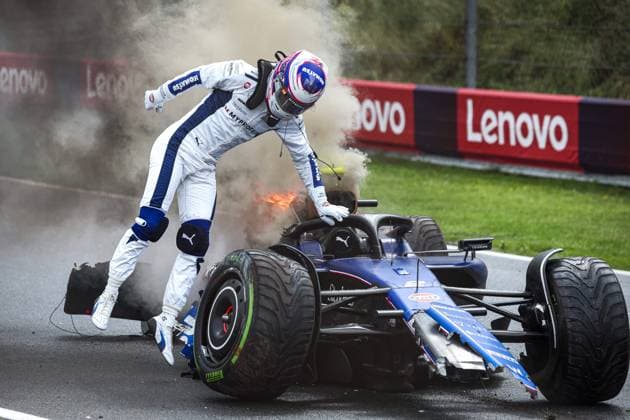 02 SARGEANT Logan (usa), Williams Racing FW46, action, crash, accident, and fire, feu during the Formula 1 Heineken Dutch Grand Prix 2024, 15th round of the 2024 Formula One World Championship, WM, Weltmeisterschaft from August 23 to 25, 2024 on the Circuit Zandvoort, in Zandvoort, Netherlands - F1 - DUTCH GRAND PRIX 2024 DPPI Panoramic 240824_R15_OLANDA_DP_FG009002_