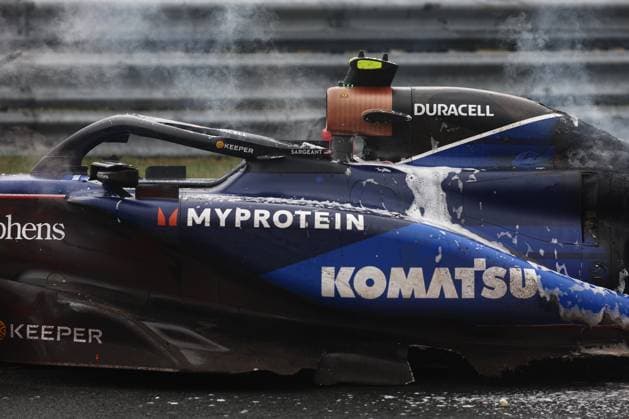 Formel 1, GP Niederlande in Zandvoort, Fahrzeug von Logan Sargeant fängt Feuer F1 Grand Prix Of The Netherlands 2024 Practice 3 Williams of Logan Sargeant after crash during third practice ahead of the Formula 1 Grand Prix of The Netherlands at Circuit Zandvoort in Zandvoort, Netherlands on August 24, 2024. Zandvoort Netherlands  Copyright: xJakubxPorzyckix originalFilename:porzycki-f1grandp240824_np9R7.jpg