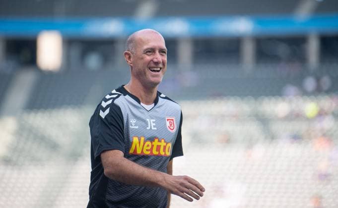 Fussball, Herren, Saison 2024 2025, 2. Bundesliga (3. Spieltag), Hertha BSC - SSV Jahn Regensburg, Trainer Joe Enochs (Jahn Regensburg) vor dem Spiel, 24.08. 2024,