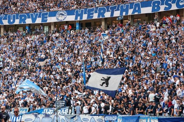 Hertha BSC Berlin, Ostkurve, GER, Hertha BSC vs. SSV Jahn Regensburg, Fussball Herren, 2. Bundesliga, Saison 2024 2025, 03. Spieltag, 24.08.2024. (DFL REGULATIONS PROHIBIT ANY USE OF PHOTOGRAPHS AS IMAGE SEQUENCES AND OR QUASI - VIDEO). GER, Hertha BSC vs. SSV Jahn Regensburg, Fussball Herren, 2. Bundesliga, Saison 2024 2025, 03. Spieltag, 24.08.2024. Berlin