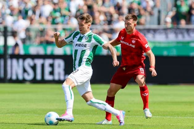 Joel Grodowski (SC Preussen Muenster) und Daniel Hanslik (1. FC Kaiserslautern) kaempfen um den Ball, 2. Bundesliga, Preußen Münster vs 1. FC Kaiserslautern, Preußenstadion am 24. August 2024 in Münster, Deutschland. (Foto von Marco Steinbrenner DeFodi Images) Joel Grodowski (SC Preussen Muenster) und Daniel Hanslik (1. FC Kaiserslautern) battle for the ball, 2. Bundesliga, Preußen Münster vs 1. FC Kaiserslautern, Preußenstadion, August 24, 2024 in Münster, Germany. (Photo by Marco Steinbrenner DeFodi Images) DFB DFL REGULATIONS PROHIBIT ANY USE OF PHOTOGRAPHS AS IMAGE SEQUENCES AND OR QUASI-VIDEO. Defodi-700_scp_fcK_20240824_026