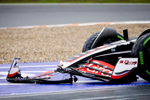 ZANDVOORT - Damage to the car of Nico Hulkenberg (Haas F1 Team) after a crash during the third free practice prior to the F1 Grand Prix of the Netherlands at the Circuit of Zandvoort. ANP SEM VAN DER WAL xVIxANPxSportx xxANPxIVx 506613951 originalFilename: 506613951.jpg