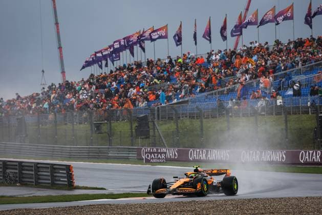 04 NORRIS Lando (gbr), McLaren F1 Team MCL38, action during the Formula 1 Heineken Dutch Grand Prix 2024, 15th round of the 2024 Formula One World Championship, WM, Weltmeisterschaft from August 23 to 25, 2024 on the Circuit Zandvoort, in Zandvoort, Netherlands - F1 - DUTCH GRAND PRIX 2024 DPPI Panoramic  240824_R15_OLANDA_DP_AV6_8859