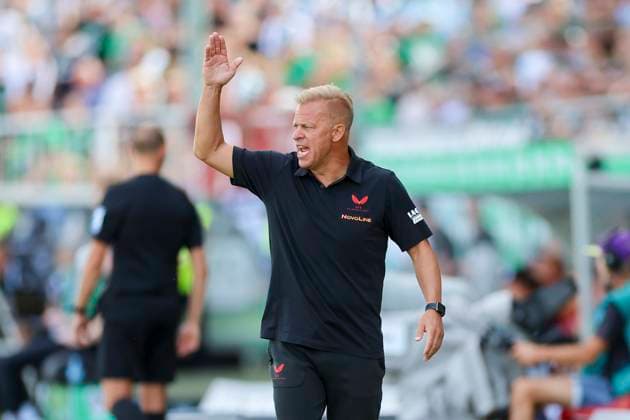 Trainer Markus Anfang (1. FC Kaiserslautern) gestikuliert, 2. Bundesliga, Preußen Münster vs 1. FC Kaiserslautern, Preußenstadion am 24. August 2024 in Münster, Deutschland. (Foto von Marco Steinbrenner DeFodi Images) Trainer Markus Anfang (1. FC Kaiserslautern) gestures, 2. Bundesliga, Preußen Münster vs 1. FC Kaiserslautern, Preußenstadion, August 24, 2024 in Münster, Germany. (Photo by Marco Steinbrenner DeFodi Images) DFB DFL REGULATIONS PROHIBIT ANY USE OF PHOTOGRAPHS AS IMAGE SEQUENCES AND OR QUASI-VIDEO. Defodi-700_scp_fcK_20240824_031