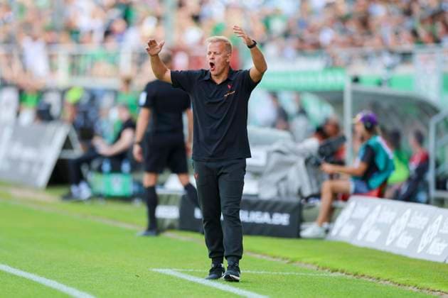Trainer Markus Anfang (1. FC Kaiserslautern) schaut enttaeuscht, 2. Bundesliga, Preußen Münster vs 1. FC Kaiserslautern, Preußenstadion am 24. August 2024 in Münster, Deutschland. (Foto von Marco Steinbrenner DeFodi Images) Trainer Markus Anfang (1. FC Kaiserslautern) looks dejected, 2. Bundesliga, Preußen Münster vs 1. FC Kaiserslautern, Preußenstadion, August 24, 2024 in Münster, Germany. (Photo by Marco Steinbrenner DeFodi Images) DFB DFL REGULATIONS PROHIBIT ANY USE OF PHOTOGRAPHS AS IMAGE SEQUENCES AND OR QUASI-VIDEO. Defodi-700_scp_fcK_20240824_033