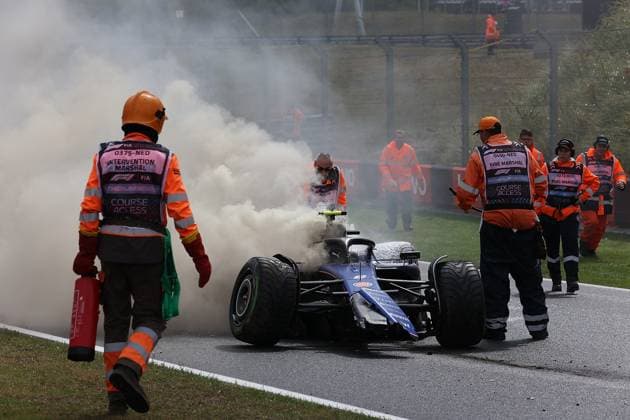Formula 1 Heineken Dutch Grand Prix 2024 24.08.2024, Circuit Zandvoort, Zandvoort, Formula 1 Heineken Dutch Grand Prix 2024 , im Bild Unfall von Logan Sargeant (USA), Williams Racing, das Auto fängt an zu brennen.