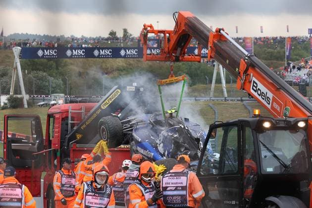 Formula 1 Heineken Dutch Grand Prix 2024 24.08.2024, Circuit Zandvoort, Zandvoort, Formula 1 Heineken Dutch Grand Prix 2024 , im Bild Unfall von Logan Sargeant (USA), Williams Racing, das Auto fängt an zu brennen.