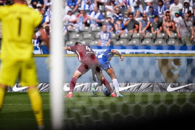 Derry Scherhant (Hertha BSC, 39), Florian Ballas (SSV Jahn Regensburg, 04), GER, Hertha BSC vs. SSV Jahn Regensburg, Fussball Herren, 2. Bundesliga, Saison 2024 2025, 03. Spieltag, 24.08.2024. (DFL REGULATIONS PROHIBIT ANY USE OF PHOTOGRAPHS AS IMAGE SEQUENCES AND OR QUASI - VIDEO). GER, Hertha BSC vs. SSV Jahn Regensburg, Fussball Herren, 2. Bundesliga, Saison 2024 2025, 03. Spieltag, 24.08.2024. Berlin