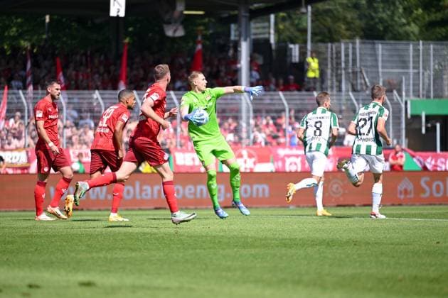 24.08.2024, Fussball, 2. Bundesliga, 3. Spieltag Saison 2024 2025, Preußen Münster - 1. FC Kaiserslautern, Torwart Sergio Herrera (1. FC Kaiserslautern) xRHR-FOTO TKx