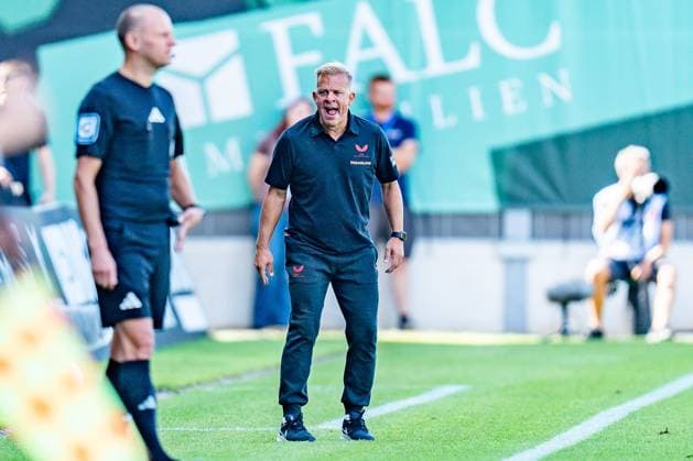 24.08.2024, SC Preußen Münster vs. 1. FC Kaiserslautern, 2. Bundesliga, 3. Spieltag Markus Anfang (1. FC Kaiserslautern, Trainer) ist sauer und verärgert Wichtiger Hinweis: Gemaess den Vorgaben der DFL Deutsche Fussball Liga bzw. des DFB Deutscher Fussball-Bund ist es untersagt, in dem Stadion und oder vom Spiel angefertigte Fotoaufnahmen in Form von Sequenzbildern und oder videoaehnlichen Fotostrecken zu verwerten Foto: Bahho Kara Kirchner-Media