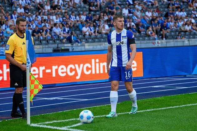 JonJoe Kenny (Hertha BSC, 16), GER, Hertha BSC vs. SSV Jahn Regensburg, Fussball Herren, 2. Bundesliga, Saison 2024 2025, 03. Spieltag, 24.08.2024. (DFL REGULATIONS PROHIBIT ANY USE OF PHOTOGRAPHS AS IMAGE SEQUENCES AND OR QUASI - VIDEO). GER, Hertha BSC vs. SSV Jahn Regensburg, Fussball Herren, 2. Bundesliga, Saison 2024 2025, 03. Spieltag, 24.08.2024. Berlin