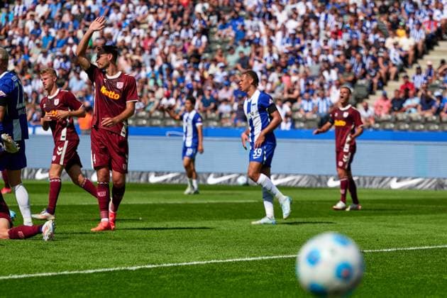 Florian Ballas (SSV Jahn Regensburg, 04), GER, Hertha BSC vs. SSV Jahn Regensburg, Fussball Herren, 2. Bundesliga, Saison 2024 2025, 03. Spieltag, 24.08.2024. (DFL REGULATIONS PROHIBIT ANY USE OF PHOTOGRAPHS AS IMAGE SEQUENCES AND OR QUASI - VIDEO). GER, Hertha BSC vs. SSV Jahn Regensburg, Fussball Herren, 2. Bundesliga, Saison 2024 2025, 03. Spieltag, 24.08.2024. Berlin