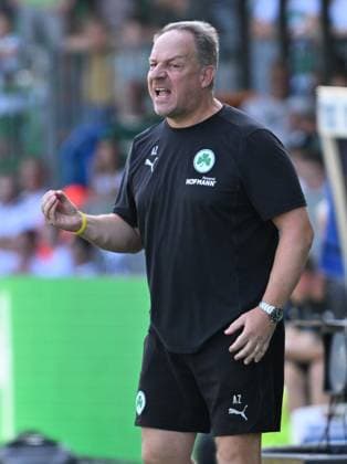 24.08.2024 - Fussball - Saison 2024 2025 - 2. Fussball - Bundesliga - 03. Spieltag: SpVgg Greuther Fürth ( Kleeblatt ) - SC Paderborn 07 SCP - Sportfoto Zink - xwoxzix - DFL regulations prohibit any use of photographs as image sequences and or quasi-video - only for editorial use - Alexander Zorniger ( Trainer SpVgg Greuther Fürth )