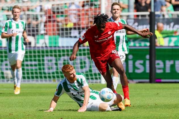 Mikkel Kirkeskov (SC Preussen Muenster) und Dickson Abiama (1. FC Kaiserslautern) kaempfen um den Ball, 2. Bundesliga, Preußen Münster vs 1. FC Kaiserslautern, Preußenstadion am 24. August 2024 in Münster, Deutschland. (Foto von Marco Steinbrenner DeFodi Images) Mikkel Kirkeskov (SC Preussen Muenster) und Dickson Abiama (1. FC Kaiserslautern) battle for the ball, 2. Bundesliga, Preußen Münster vs 1. FC Kaiserslautern, Preußenstadion, August 24, 2024 in Münster, Germany. (Photo by Marco Steinbrenner DeFodi Images) DFB DFL REGULATIONS PROHIBIT ANY USE OF PHOTOGRAPHS AS IMAGE SEQUENCES AND OR QUASI-VIDEO. Defodi-700_scp_fcK_20240824_054