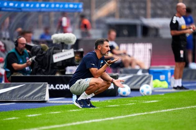 Christian Fiel (Hertha BSC, Trainer), GER, Hertha BSC vs. SSV Jahn Regensburg, Fussball Herren, 2. Bundesliga, Saison 2024 2025, 03. Spieltag, 24.08.2024. (DFL REGULATIONS PROHIBIT ANY USE OF PHOTOGRAPHS AS IMAGE SEQUENCES AND OR QUASI - VIDEO). GER, Hertha BSC vs. SSV Jahn Regensburg, Fussball Herren, 2. Bundesliga, Saison 2024 2025, 03. Spieltag, 24.08.2024. Berlin