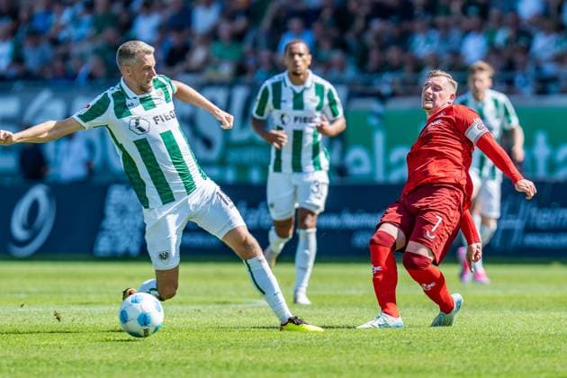 24.08.2024, SC Preußen Münster vs. 1. FC Kaiserslautern, 2. Bundesliga, 3. Spieltag Marlon Ritter (1. FC Kaiserslautern, 7) Marc Lorenz (Preussen Muenster, 18) Wichtiger Hinweis: Gemaess den Vorgaben der DFL Deutsche Fussball Liga bzw. des DFB Deutscher Fussball-Bund ist es untersagt, in dem Stadion und oder vom Spiel angefertigte Fotoaufnahmen in Form von Sequenzbildern und oder videoaehnlichen Fotostrecken zu verwerten Foto: Bahho Kara Kirchner-Media
