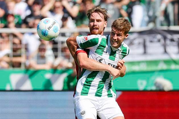 Jannis Heuer (1. FC Kaiserslautern) und Joel Grodowski (SC Preussen Muenster) kaempfen um den Ball, 2. Bundesliga, Preußen Münster vs 1. FC Kaiserslautern, Preußenstadion am 24. August 2024 in Münster, Deutschland. (Foto von Marco Steinbrenner DeFodi Images) Jannis Heuer (1. FC Kaiserslautern) und Joel Grodowski (SC Preussen Muenster) battle for the ball, 2. Bundesliga, Preußen Münster vs 1. FC Kaiserslautern, Preußenstadion, August 24, 2024 in Münster, Germany. (Photo by Marco Steinbrenner DeFodi Images) DFB DFL REGULATIONS PROHIBIT ANY USE OF PHOTOGRAPHS AS IMAGE SEQUENCES AND OR QUASI-VIDEO. Defodi-700_scp_fcK_20240824_064