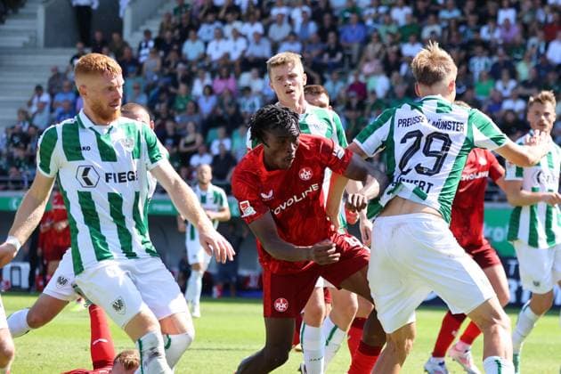 GER, Preussen Muenster gegen 1.FC Kaiserslautern, Fussball, 2.Liga, 3. Spieltag, Spielzeit 2024 2025, 24.08.2024 Mikkel Kirkeskov (Preussen Muenster, 2) Dickson Abiama (1.FC Kaiserslautern, 40) DFL REGULATIONS PROHIBIT ANY USE OF PHOTOGRAPHS AS IMAGE SEQUENCES AND OR QUASI-VIDEO GER, Preussen Muenster gegen 1.FC Kaiserslautern, Fussball, 2.Liga, 3. Spieltag, Spielzeit 2024 2025, 24.08.2024 Muenster