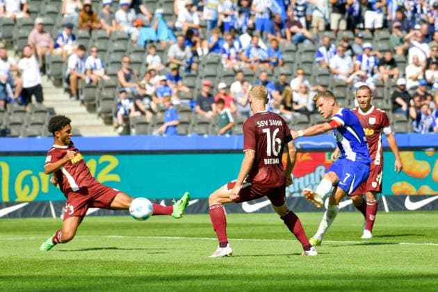 24.08.2024, xlakx, Fussball 2.Bundesliga, Hertha BSC Berlin - Jahn Regensburg emspor, v.l.Florian Niederlechner (Hertha BSC 7),erzielt das 2:0,Torschuss (DFL DFB REGULATIONS PROHIBIT ANY USE OF PHOTOGRAPHS as IMAGE SEQUENCES and or QUASI-VIDEO) Daniel Lakomski Jan Huebner Berlin