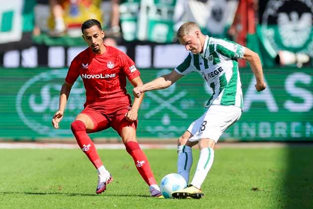 Kenny Prince Redondo (1. FC Kaiserslautern) und Marc Lorenz (SC Preussen Muenster) kaempfen um den Ball, 2. Bundesliga, Preußen Münster vs 1. FC Kaiserslautern, Preußenstadion am 24. August 2024 in Münster, Deutschland. (Foto von Marco Steinbrenner DeFodi Images) Kenny Prince Redondo (1. FC Kaiserslautern) und Marc Lorenz (SC Preussen Muenster) battle for the ball, 2. Bundesliga, Preußen Münster vs 1. FC Kaiserslautern, Preußenstadion, August 24, 2024 in Münster, Germany. (Photo by Marco Steinbrenner DeFodi Images) DFB DFL REGULATIONS PROHIBIT ANY USE OF PHOTOGRAPHS AS IMAGE SEQUENCES AND OR QUASI-VIDEO. Defodi-700_scp_fcK_20240824_071