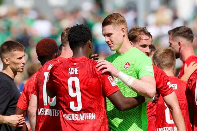 Ragnar Ache (1. FC Kaiserslautern) und Torhueter Julian Krahl (1. FC Kaiserslautern) jubeln, 2. Bundesliga, Preußen Münster vs 1. FC Kaiserslautern, Preußenstadion am 24. August 2024 in Münster, Deutschland. (Foto von Marco Steinbrenner DeFodi Images) Ragnar Ache (1. FC Kaiserslautern) und Torhueter Julian Krahl (1. FC Kaiserslautern) cheer, 2. Bundesliga, Preußen Münster vs 1. FC Kaiserslautern, Preußenstadion, August 24, 2024 in Münster, Germany. (Photo by Marco Steinbrenner DeFodi Images) DFB DFL REGULATIONS PROHIBIT ANY USE OF PHOTOGRAPHS AS IMAGE SEQUENCES AND OR QUASI-VIDEO. Defodi-700_scp_fcK_20240824_093
