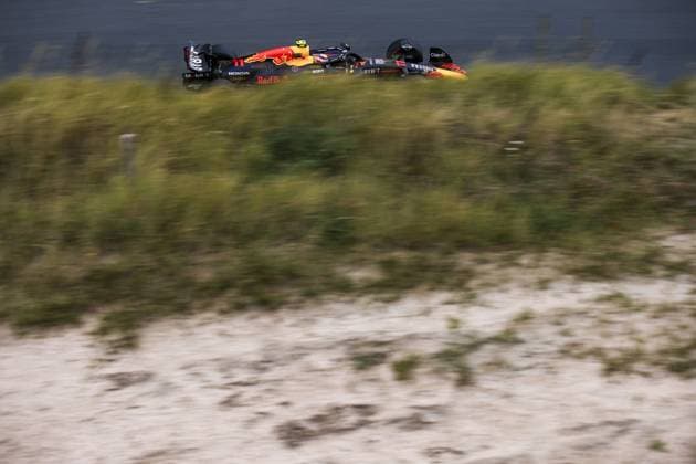 11 PEREZ Sergio (mex), Red Bull Racing RB20, action during the Formula 1 Heineken Dutch Grand Prix 2024, 15th round of the 2024 Formula One World Championship, WM, Weltmeisterschaft from August 23 to 25, 2024 on the Circuit Zandvoort, in Zandvoort, Netherlands - F1 - DUTCH GRAND PRIX 2024 DPPI Panoramic  240824_R15_OLANDA_DP_XB5_1759_