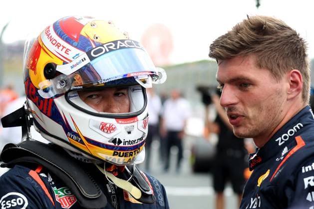 24.08.2024, xsvx, Motorsport FIA Formel 1, Großer Preis der Niederlande 2024 emspor, v.l. Max Verstappen (Oracle Red Bull Racing) Startnummer 1 und Sergio Perez (Oracle Red Bull Racing) Startnummer 11 (FIA REGULATIONS PROHIBIT ANY USE OF PHOTOGRAPHS as IMAGE SEQUENCES and or QUASI-VIDEO) Zandvoort