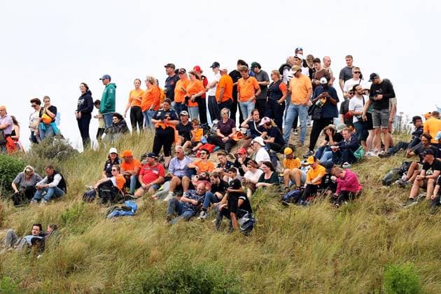 24.08.2024, xsvx, Motorsport FIA Formel 1, Großer Preis der Niederlande 2024 emspor, v.l. Fans Zuschauer (FIA REGULATIONS PROHIBIT ANY USE OF PHOTOGRAPHS as IMAGE SEQUENCES and or QUASI-VIDEO) Zandvoort