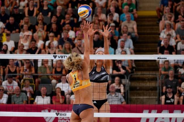 Hamburg, Germany, August 24th 2024: Laura Ludwig ( Germany ) Svenja Mueller ( Germany ) during the Elite 16 Beachvolleyball Tournament 2024 at Stadium Am Rothenbaum in Hamburg, GERMANY. (Julia Kneissl SPP) Copyright: xJuliaxKneisslx xSPPx spp-en-JuKnSp-JK_07270.jpeg