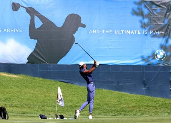 CASTLE ROCK, CO - AUGUST 24: PGA, Golf Herren golfer Akshay Bhatia warms up at the practice range during the third round of the PGA FedExCup BMW Championship on August 24th, 2024, at Castle Pines Golf Club in Castle Rock, Colorado. (Photo by Brian Spurlock Icon Sportswire) GOLF: AUG 24 PGA FedExCup Playoffs - BMW Championship EDITORIAL USE ONLY Icon2408241