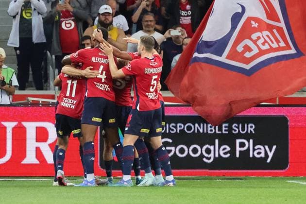 But de Thomas MEUNIER (LOSC Lille) et joie des joueurs du LOSC lors du match LOSC Lille vs Angers SCO, Ligue 1, Decathlon Arena stade Pierre Mauroy, le 24 août 2024 FOOTBALL : LOSC Lille vs Angers SCO - Ligue 1 24 08 2024 LaurentSanson Panoramic 
