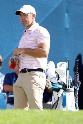 CASTLE ROCK, CO - AUGUST 24: PGA, Golf Herren golfer Rory McIlroy waits on the first tee during the third round of the PGA FedExCup BMW Championship on August 24th, 2024, at Castle Pines Golf Club in Castle Rock, Colorado. (Photo by Brian Spurlock Icon Sportswire) GOLF: AUG 24 PGA FedExCup Playoffs - BMW Championship EDITORIAL USE ONLY Icon24082417
