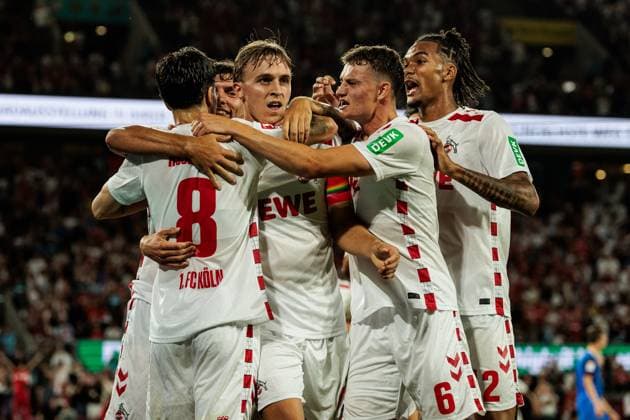 2. Fußball Bundesliga: 1. FC Köln - Eintracht Braunschweig; 24.08.2024 Jubel zum 1:0 durch Timo Hübers (1. FC Köln, 4) 2. Fußball Bundesliga, 1. FC Köln - Eintracht Braunschweig, Köln, Rheinenergiestadion am 24.08.2024 DFL REGULATIONS PROHIBIT ANY USE OF PHOTOGRAPHS AS IMAGE SEQUENCES AND OR QUASI-VIDEO.