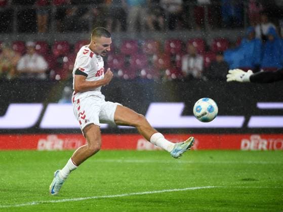 24.08.2024, Cologne, Germany, Rhein-Energie-Stadium, 1. FC Koeln vs Eintracht Braunschweig - 2. Bundesliga, Tim Lemperle (1. FC Koeln) Tor zum 3:0 (Foto Ralf Treese) DFB DFL REGULATIONS PROHIBIT ANY USE OF PHOTOGRAPHS AS IMAGE SEQUENCES AND OR QUASI-VIDEO. Cologne Rhein-Energie-Stadium North Rhine-Westphalia Germany