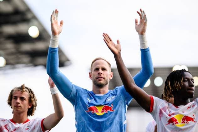 Leipzigs Torwart Torhueter Peter Gulacsi. Fussball DFB-Pokal 2024 25, 1. Hauptrunde: Rot-Weiss Essen - RB Leipzig. 17. August 2024: Stadion an der Hafenstrasse, Essen. Rot-Weiss Essen - RB Leipzig *** Leipzig goalkeeper Peter Gulacsi Soccer DFB Pokal 2024 25, 1 main round Rot Weiss Essen RB Leipzig August 17, 2024 Stadion an der Hafenstrasse, Essen Rot Weiss Essen RB Leipzig
