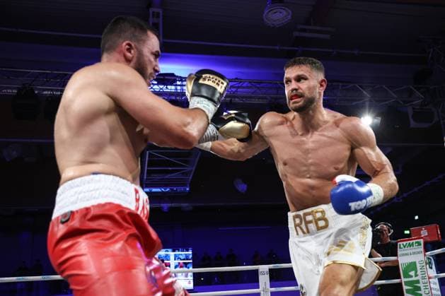 Sport Themen der Woche KW34 Sport Bilder des Tages Boxen: SES Boxgala, Magdeburg, 24.08.2024 WBC-International: Roman Fress (GER) - Yasin Basar (GER) *** Boxing SES Boxgala, Magdeburg, 24 08 2024 WBC International Roman Fress GER Yasin Basar GER