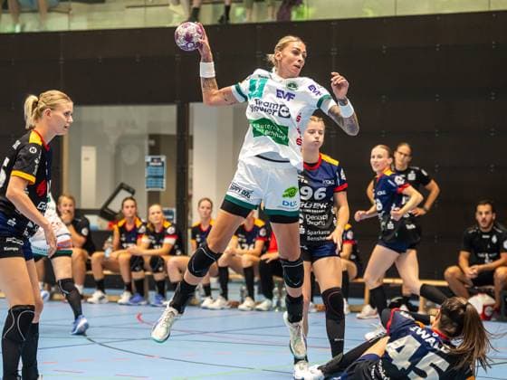 Sport Themen der Woche KW34 Sport Bilder des Tages Luisa Schulze (Frisch Auf Frauen, 33) kommt am Kreis frei zum Wurf, HSG Bensheim-Auerbach vs. Frisch Auf Goeppingen, Handball, Frauen, SUN Handball Cup 2024, 24.08.2024 EIBNER Michael Schmidt HSG Bensheim-Auerbach vs. Frisch Auf Goeppingen, Handball, Frauen, SUN Handball Cup 2024, 24.08.2024 Neckarsulm *** Luisa Schulze Frisch Auf Women, 33 comes free to throw at the circle, HSG Bensheim Auerbach vs Frisch Auf Goeppingen, Handball, Women, SUN Handball Cup 2024, 24 08 2024 EIBNER Michael Schmidt HSG Bensheim Auerbach vs Frisch Auf Goeppingen, Handball, Women, SUN Handball Cup 2024, 24 08 2024 Neckarsulm Copyright: xEibner-Pressefoto MichaelxSchmidx EP_MST