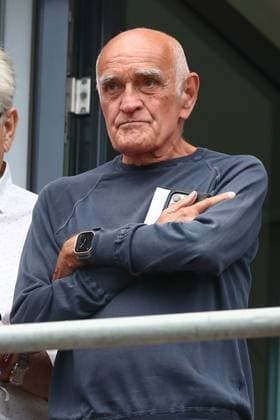 23.08.2024, xtgx, Fussball 2. Bundesliga, Hannover 96 - Hamburger SV emspor, v.l. Martin Kind auf der Tribuene (DFL DFB REGULATIONS PROHIBIT ANY USE OF PHOTOGRAPHS as IMAGE SEQUENCES and or QUASI-VIDEO) Hannover