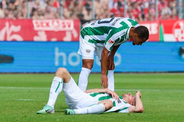 Etienne Amenyido (SC Preussen Muenster) und Niko Koulis (SC Preussen Muenster) schauen enttaeuscht, 2. Bundesliga, Preußen Münster vs 1. FC Kaiserslautern, Preußenstadion am 24. August 2024 in Münster, Deutschland. (Foto von Marco Steinbrenner DeFodi Images) Etienne Amenyido (SC Preussen Muenster) und Niko Koulis (SC Preussen Muenster) look dejected, 2. Bundesliga, Preußen Münster vs 1. FC Kaiserslautern, Preußenstadion, August 24, 2024 in Münster, Germany. (Photo by Marco Steinbrenner DeFodi Images) DFB DFL REGULATIONS PROHIBIT ANY USE OF PHOTOGRAPHS AS IMAGE SEQUENCES AND OR QUASI-VIDEO. Defodi-700_scp_fcK_20240824_146