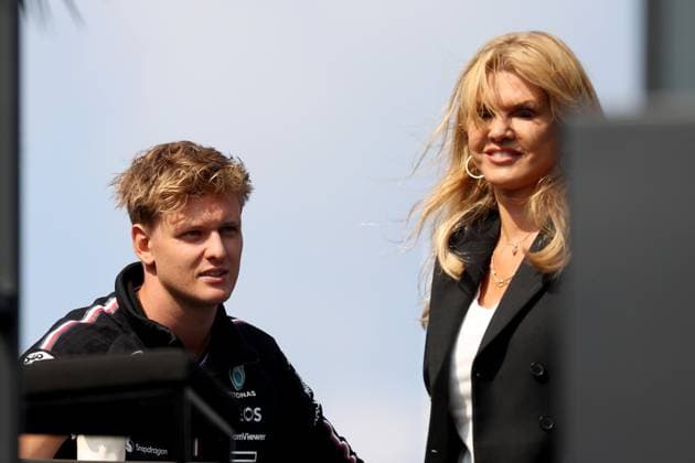 25.08.2024, xsvx, Motorsport FIA Formel 1, Großer Preis der Niederlande 2024 emspor, v.l. Mick und seine Mutter Corinna Schumacher (FIA REGULATIONS PROHIBIT ANY USE OF PHOTOGRAPHS as IMAGE SEQUENCES and or QUASI-VIDEO) Zandvoort