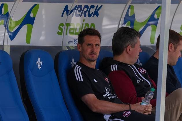 2024.08.25 xJFAx Fussball 2.Bundesliga 3.Spieltag Saison 2024 25, SV Darmstadt 98 - 1.FC Nürnberg v.l., Trainer Miroslav Klose (1.FC Nürnberg) (DFL DFB REGULATIONS PROHIBIT ANY USE OF PHOTOGRAPHS as IMAGE SEQUENCES and or QUASI-VIDEO