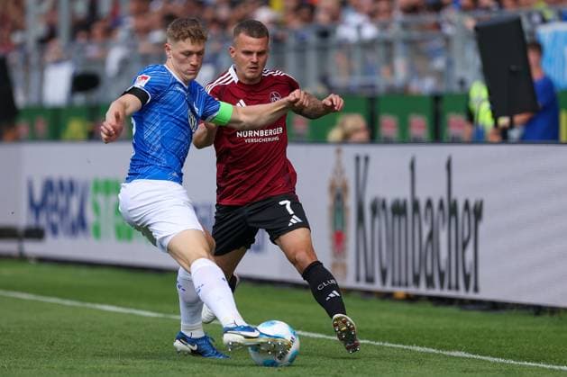 2024.08.25 xJFAx Fussball 2.Bundesliga 3.Spieltag Saison 2024 25, SV Darmstadt 98 - 1.FC Nürnberg v.l., Clemens Riedel (SV Darmstadt 98)8, Florian Pick (1.FC Nürnberg), Zweikampf, Action, Aktion, Battles for the Ball (DFL DFB REGULATIONS PROHIBIT ANY USE OF PHOTOGRAPHS as IMAGE SEQUENCES and or QUASI-VIDEO