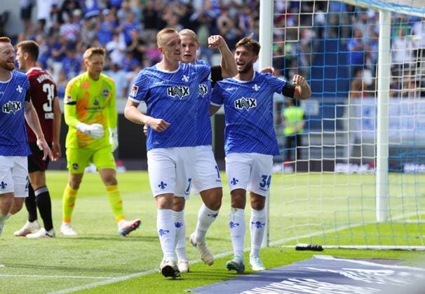 25.08.2024, xdcx, Fussball 2. Bundesliga, SV Darmstadt 98 - 1. FC Nürnberg, emonline, emspor, despor, v.l., Torjubel zum 1:0 durch Isac Lidberg (SV Darmstadt 98), Goal celebration, celebrate the goal DFL DFB REGULATIONS PROHIBIT ANY USE OF PHOTOGRAPHS AS IMAGE SEQUENCES AND OR QUASI-VIDEO.