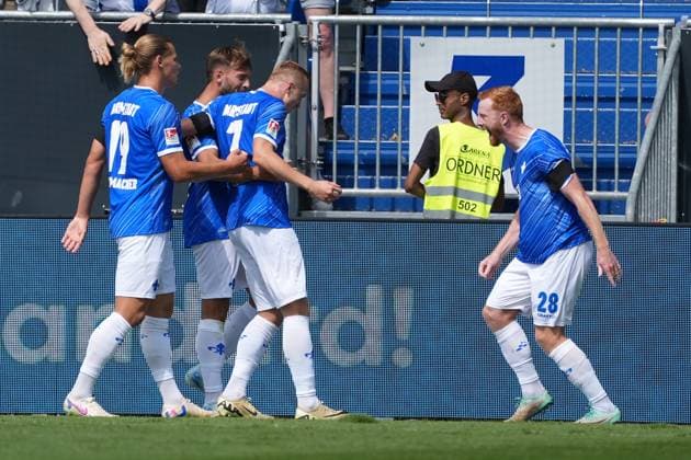celebrate the goal, Torjubel zum 1:0 Isac Lidberg (SV Darmstadt 98, 07), Paul Will (SV Darmstadt 98, 28) freut sich - 25.08.2024 2. Bundesliga, Saison 24 25: SV Darmstadt 98 vs 1. FC Nürnberg, Stadion am Boellenfalltor, emonline, emspor,